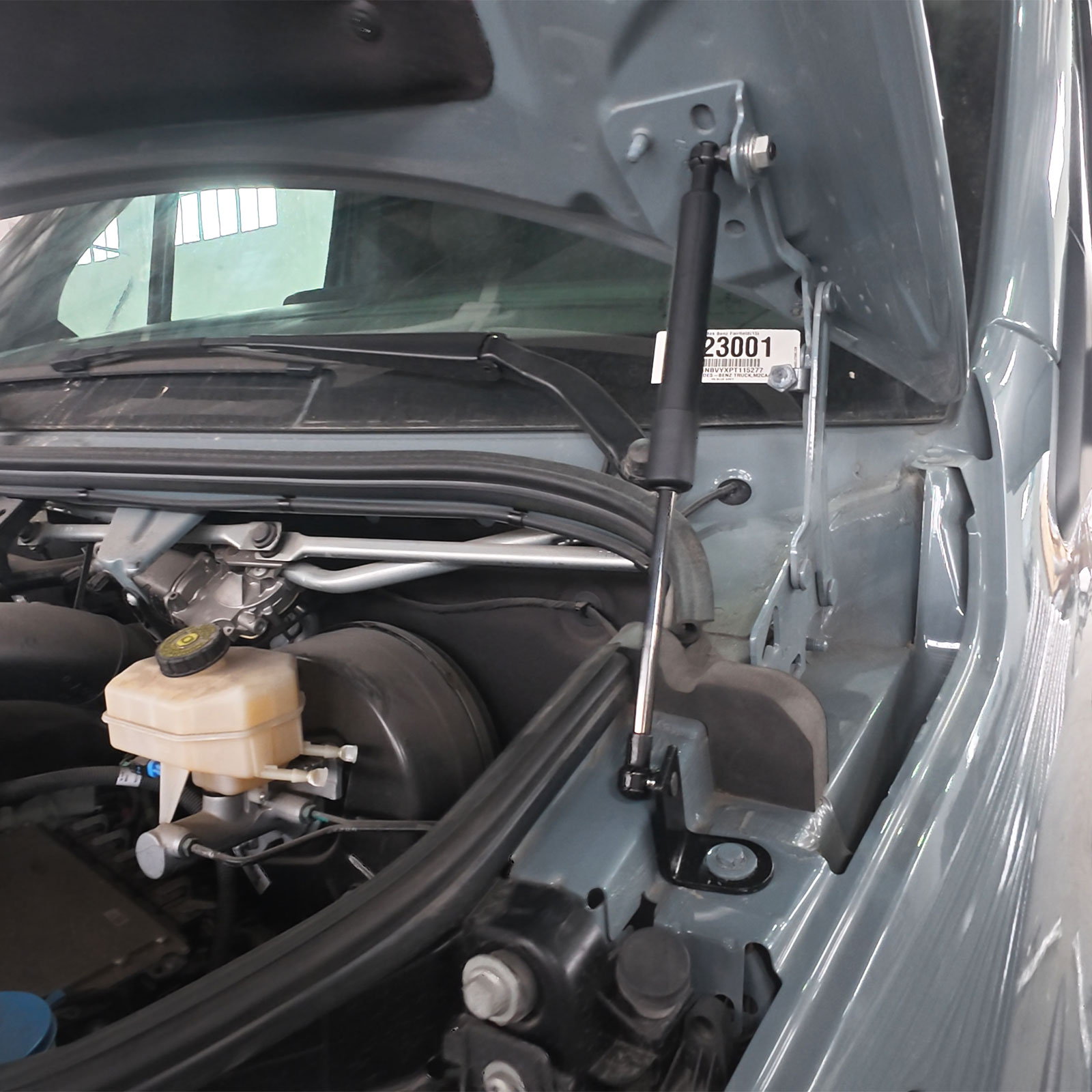 Sprinter Hood Strut Kit