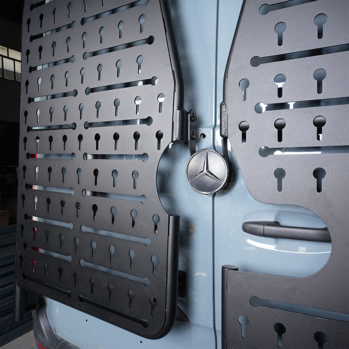 Vanncamp Sprinter Rear Door Platform Shaped Version Latch Details
